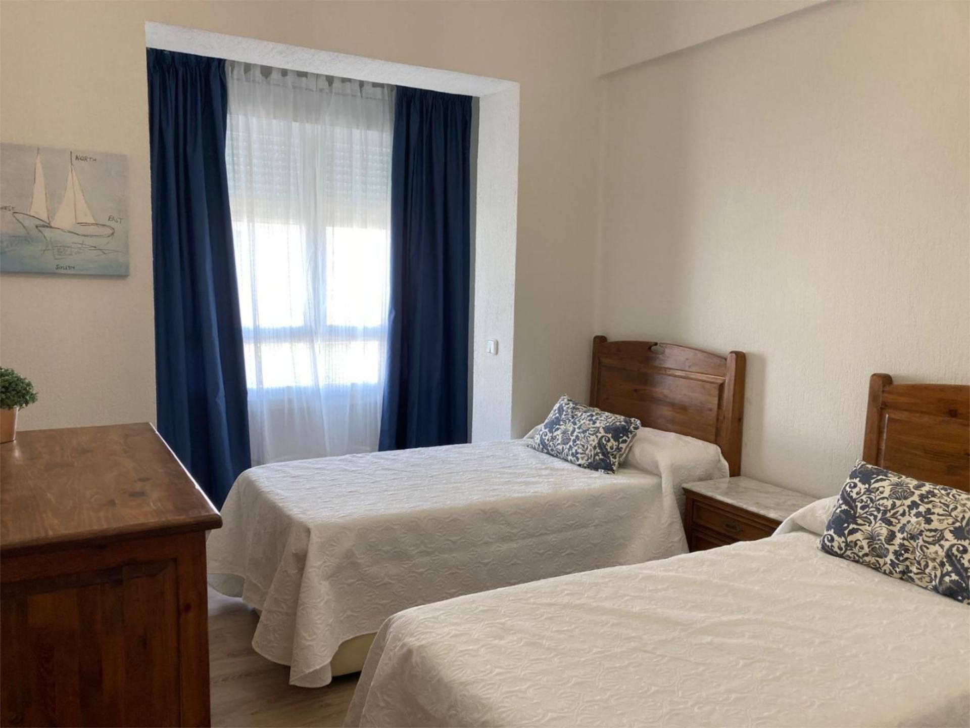Bedroom of Flat for sale in  Sevilla Capital  with Air Conditioner