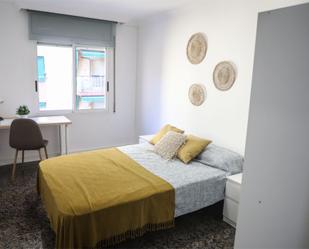 Bedroom of Flat to share in Reus  with Furnished