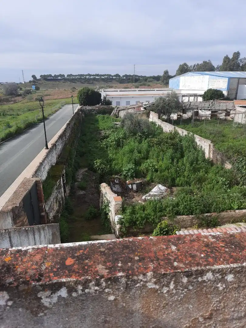 Casa adosada en venta en Guillena con Balcón