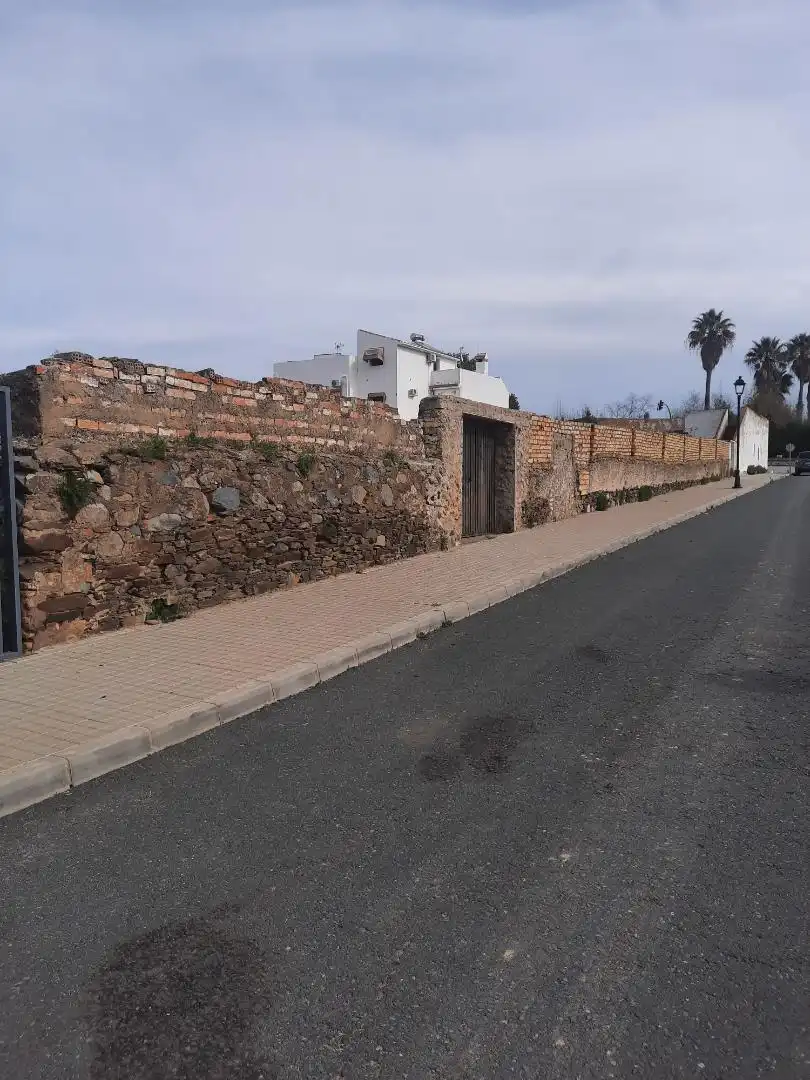 Casa adosada en venta en Guillena con Balcón