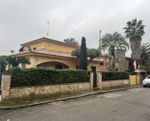 Vista exterior de Casa o xalet en venda en Vilassar de Dalt amb Aire condicionat i Terrassa