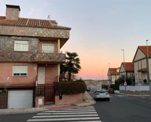 Exterior view of Flat for sale in Villares de la Reina  with Heating, Private garden and Parquet flooring