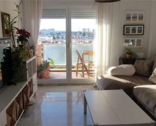 Living room of Flat for sale in  Sevilla Capital  with Air Conditioner, Swimming Pool and Balcony