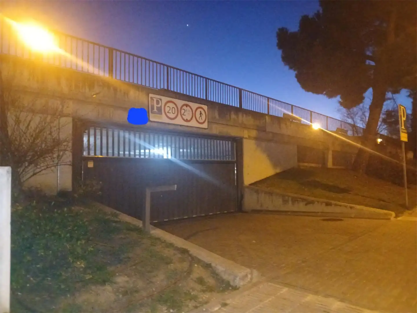 Exterior view of Garage for sale in Alcorcón