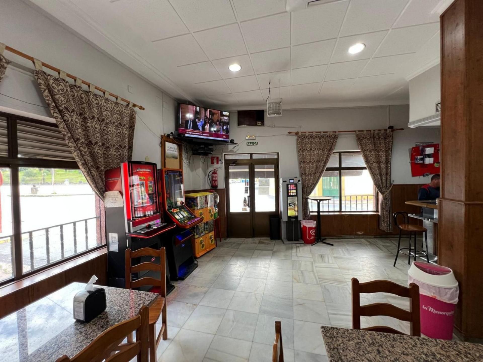 Premises for sale in Villar del Rey  with Air Conditioner, Heating and Furnished