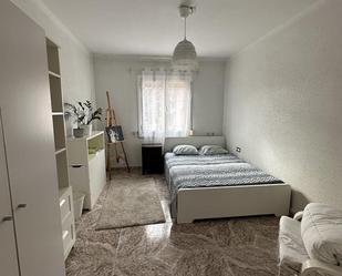 Bedroom of Flat to share in L'Hospitalet de Llobregat  with Air Conditioner, Furnished and Oven