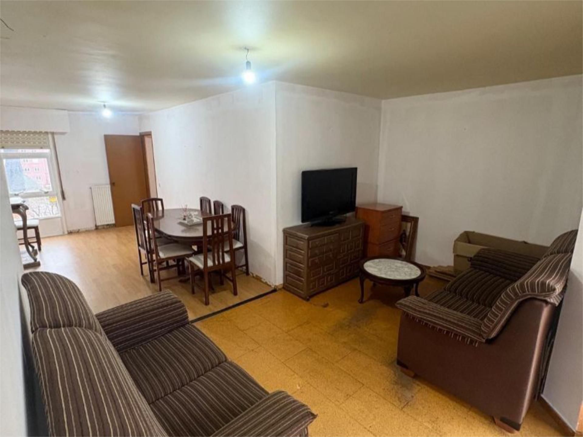 Sala de estar de Piso en venta en Santiago de Compostela  con Calefacción, Trastero y Videoportero