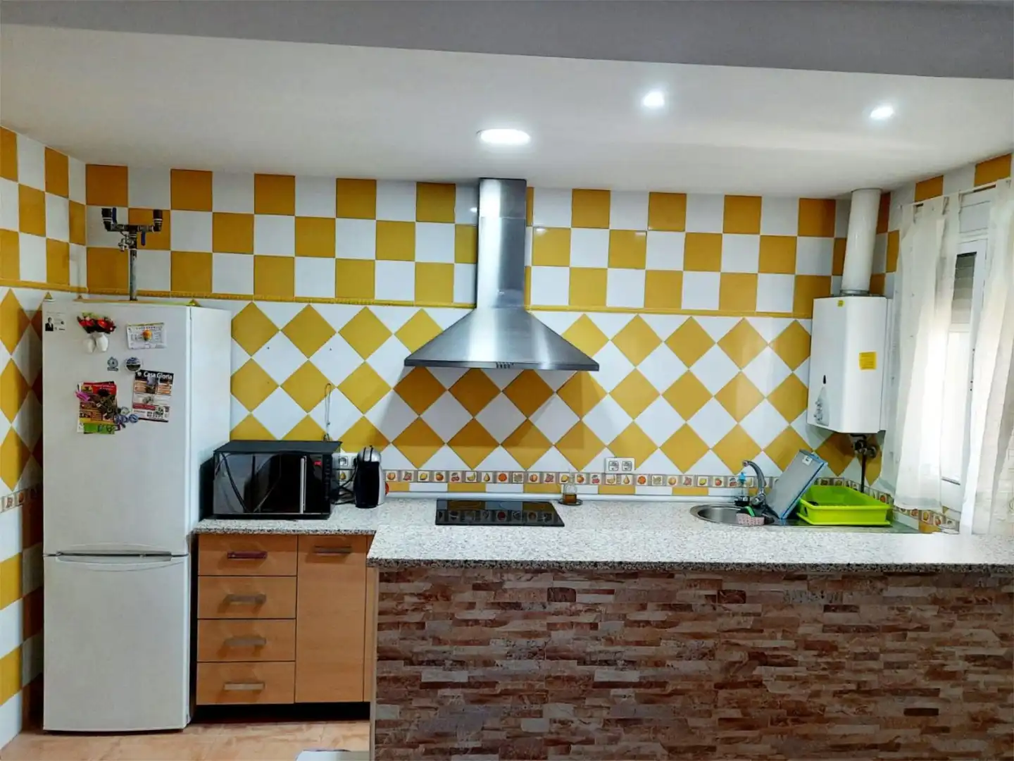 Flat for rent in Pago Meca Alta, 4, Las Tres Piedras - Costa Ballena Kitchen of Flat for rent in Chipiona with Air Conditioner, Heating and Private garden