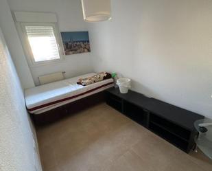 Bedroom of Flat to share in Pinto  with Air Conditioner, Heating and Private garden