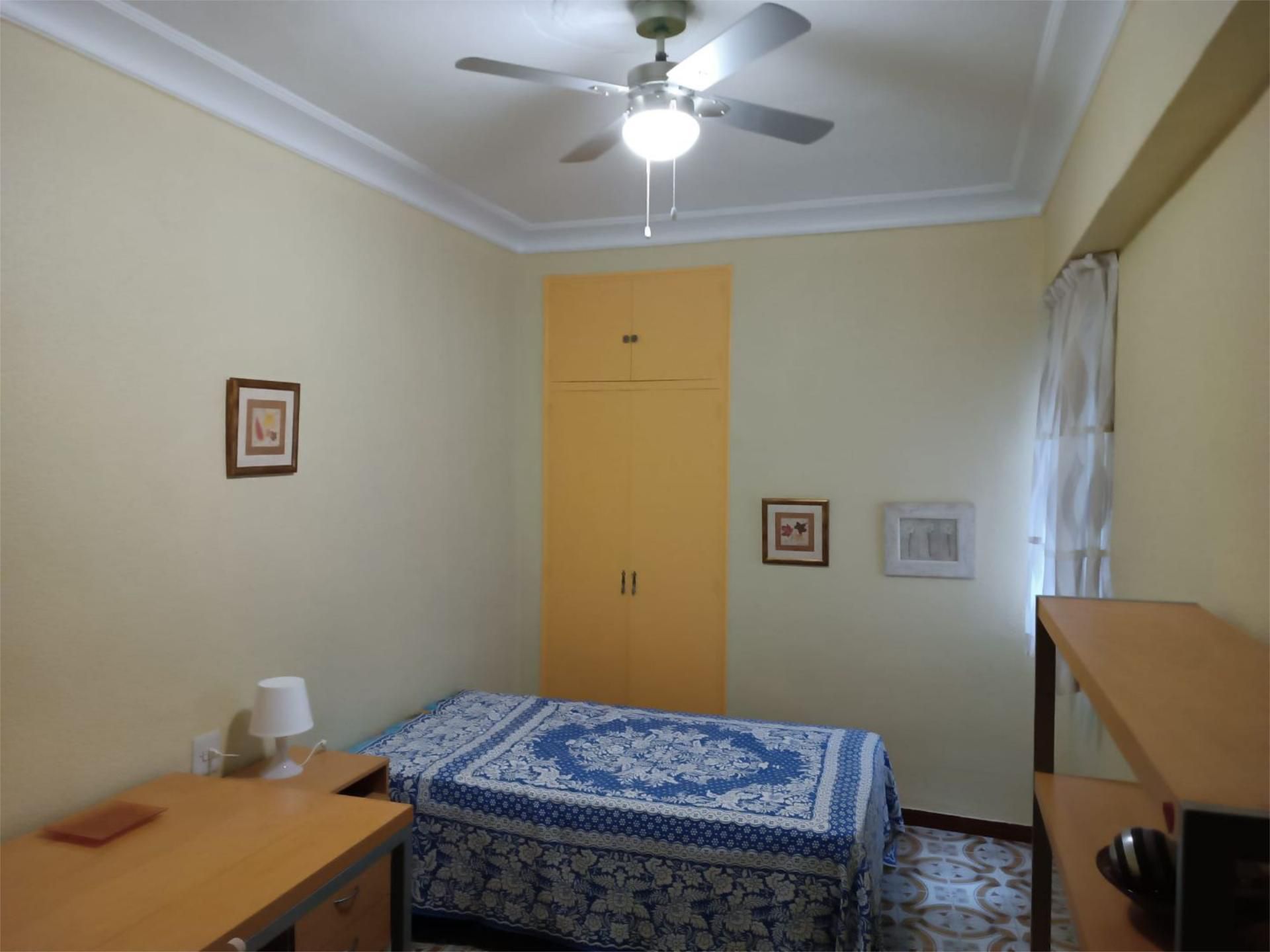 Habitación de Piso para compartir en Gandia con Amueblado