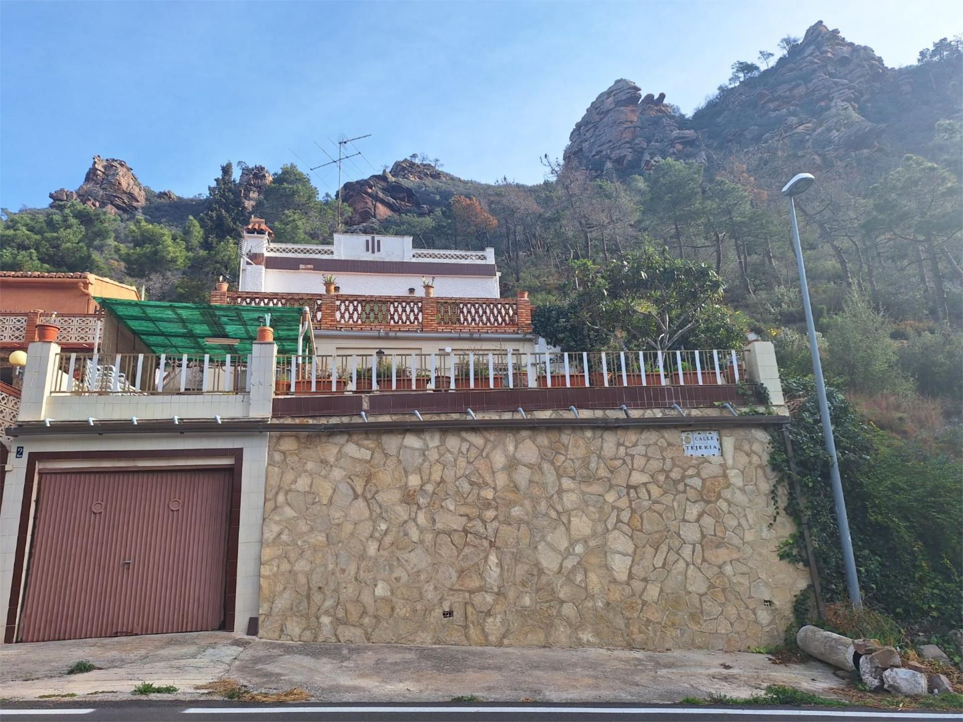 Vista exterior de Casa o xalet en venda en Gátova amb Terrassa