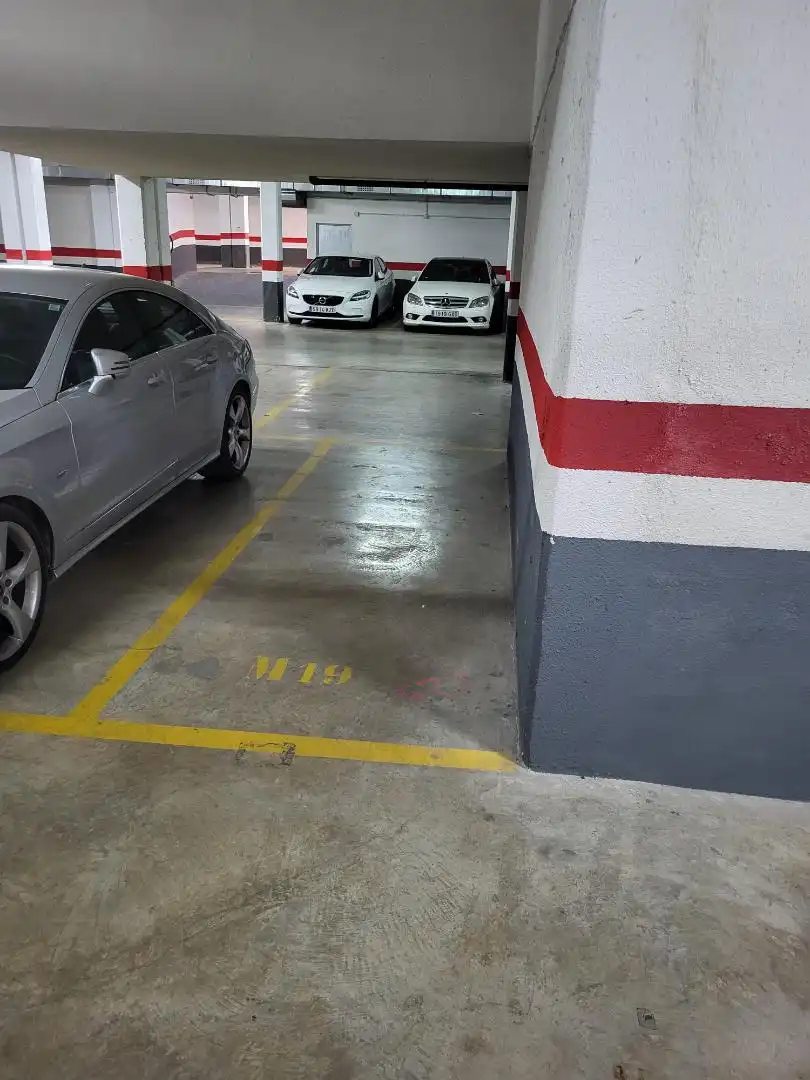 Garage zur Miete in Plaça de les Corts Valencianes, 2, Quart de Poblet Parkplatz von Garage zur Miete in Quart de Poblet