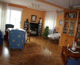 Living room of Flat for sale in Plasencia  with Air Conditioner, Heating and Parquet flooring