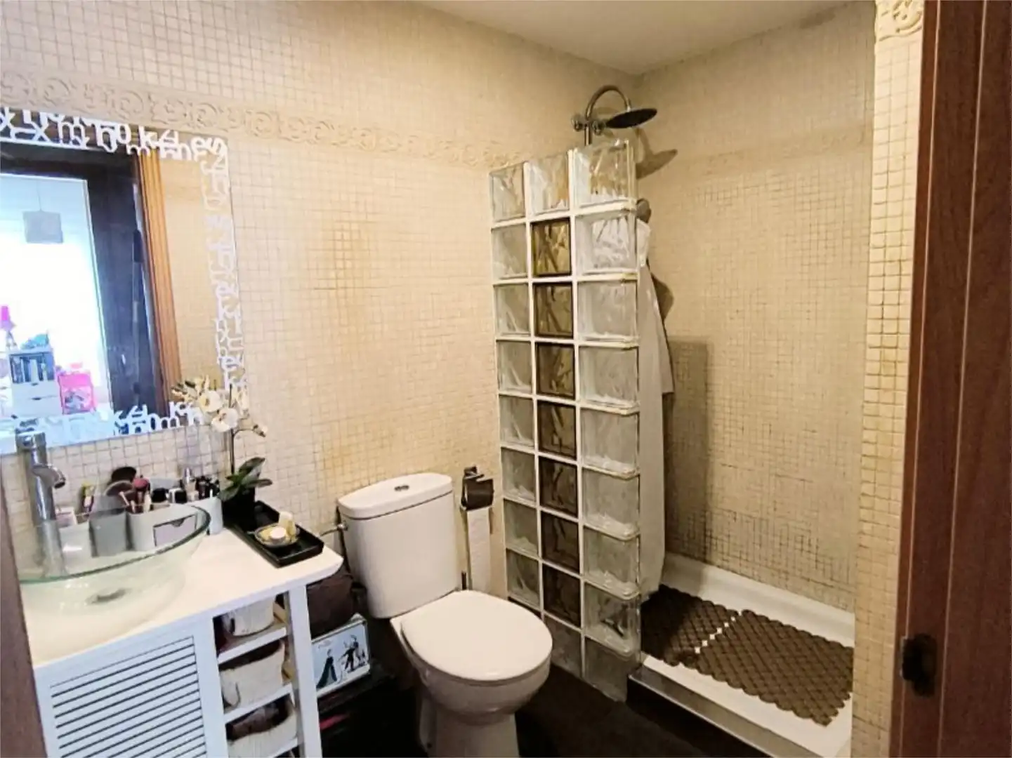 Wohnung zum Verkauf in Paseo Sierra de las Nieves, 1, El Tomillar Badezimmer von Wohnung zum Verkauf in Vélez-Málaga mit Terrasse, Schwimmbad und Balkon
