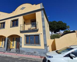 Vista exterior de Casa o xalet en venda en San Miguel de Abona amb Terrassa i Balcó