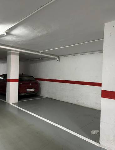 Garaje en Alquiler en Carrer de la Doctora Castells, 28 en Cappont