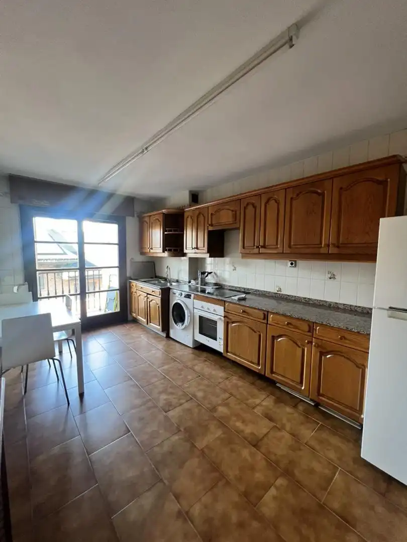 Wohnung zur Miete in Calle Jovellanos, 6, Casco Histórico Wohnung zur Miete in Calle Jovellanos, 6, Casco Histórico