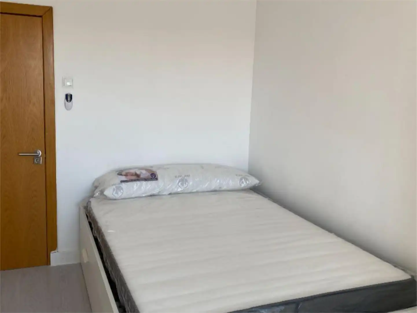 Room in Calle Trujillo, 2, Zona Renfe Room in Calle Trujillo, 2, Zona Renfe
