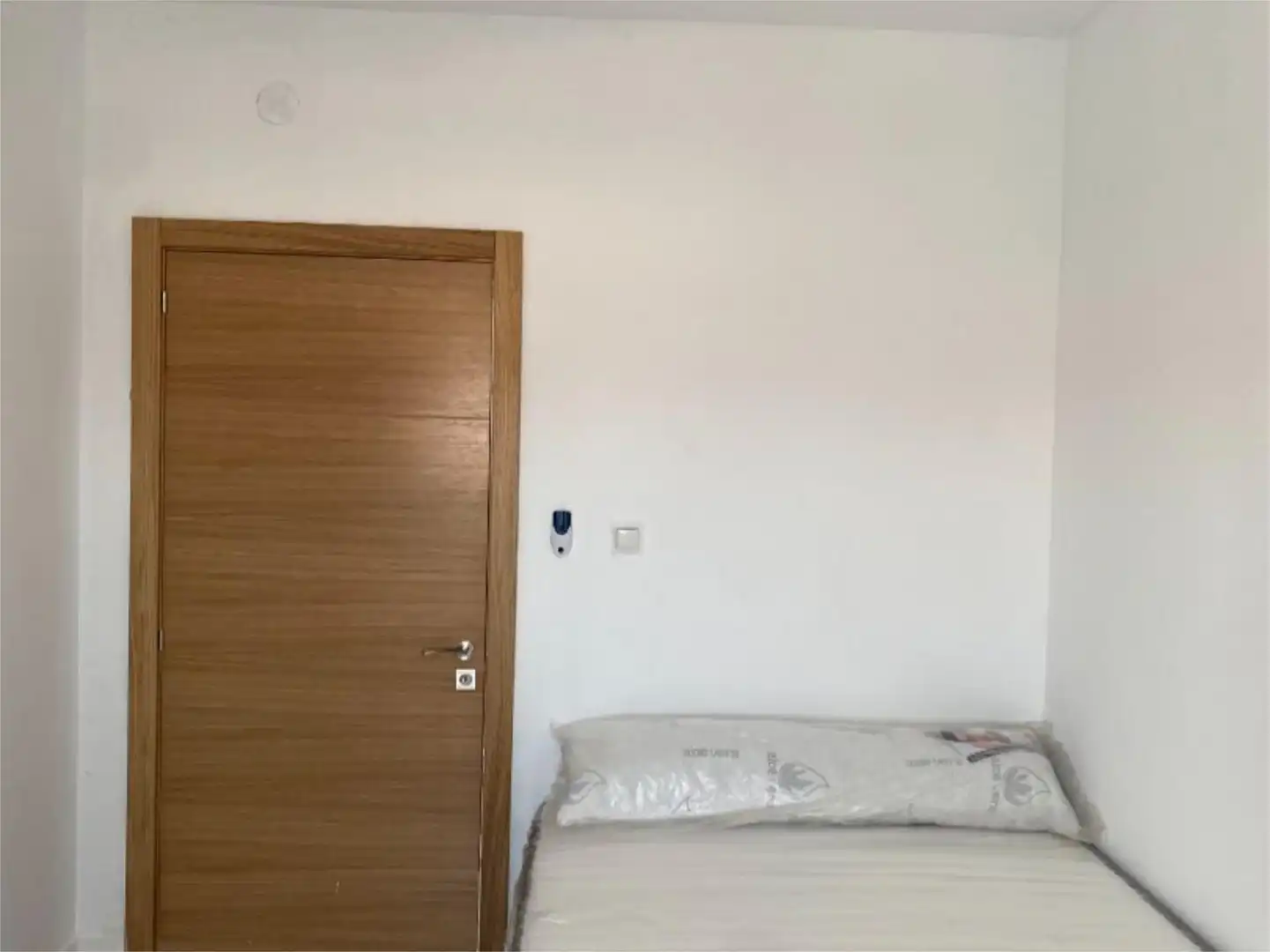 Room in Calle Trujillo, 2, Zona Renfe Room in Calle Trujillo, 2, Zona Renfe