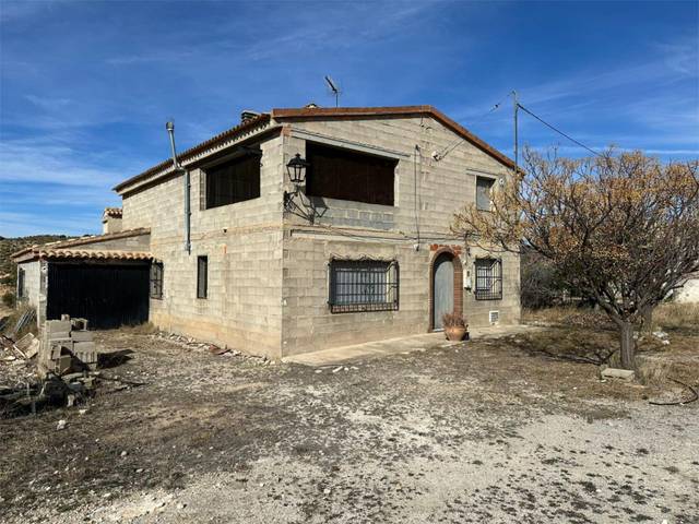 Piso en Venta en Calle Casa Pino, 198 en Letur