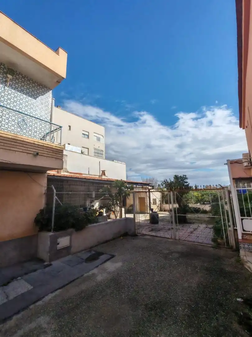 Vista exterior de Casa adosada en venta en  Murcia Capital con Terraza y Balcón
