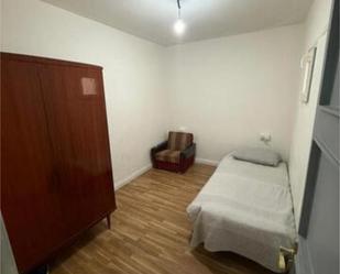 Bedroom of Flat to share in Ourense Capital 