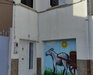 Vista exterior de Casa adosada en venda en El Romeral amb Calefacció, Traster i Moblat