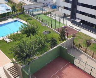 Piscina de Pis de lloguer en Tres Cantos amb Aire condicionat, Calefacció i Jardí privat