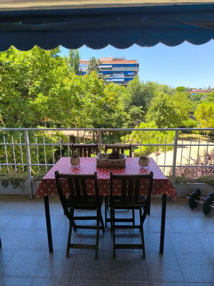 Room in Calle del Pintor Sorolla, 1, Norte - Universidad Terrace of Flat for share in Móstoles with Terrace, Furnished and Oven