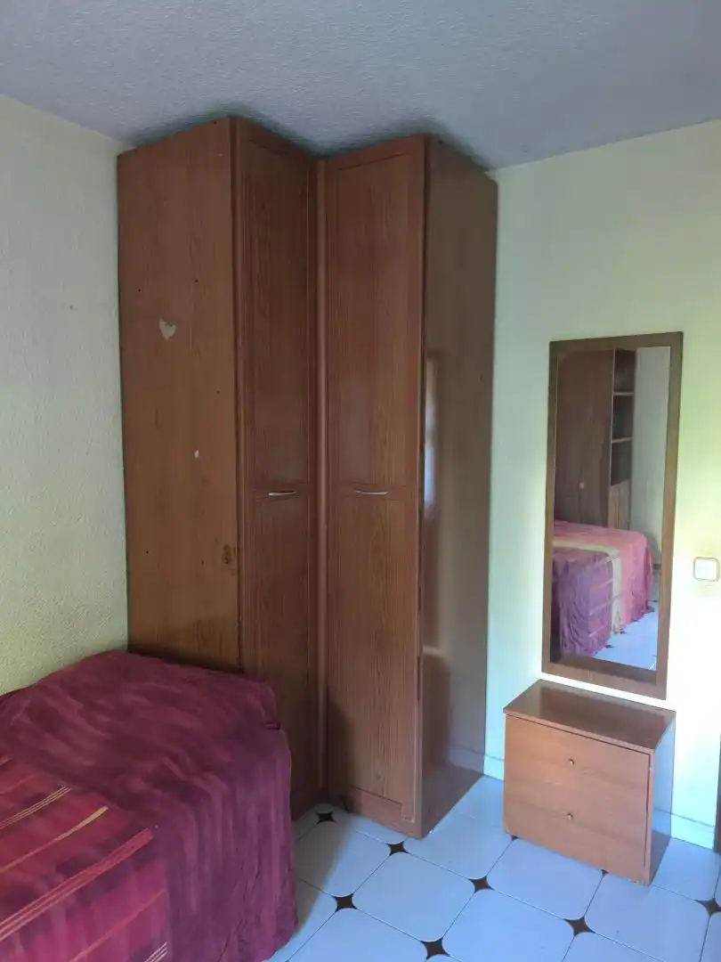 Room in Calle del Pintor Sorolla, 1, Norte - Universidad Bedroom of Flat for share in Móstoles with Terrace, Furnished and Oven