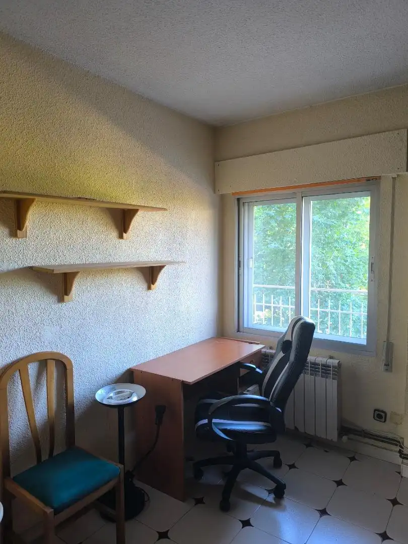 Room in Calle del Pintor Sorolla, 1, Norte - Universidad Flat for share in Móstoles with Terrace, Furnished and Oven