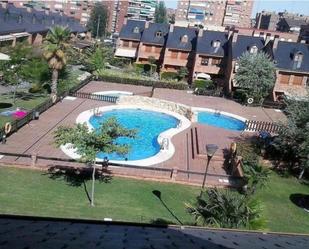 Swimming pool of House or chalet for sale in Fuenlabrada  with Heating, Private garden and Parquet flooring