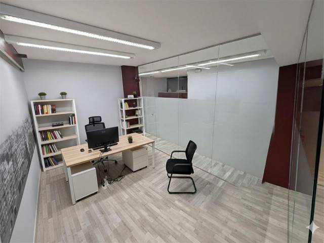 Oficina en Alquiler en Carrer de los Castillejos, 267 en Sagrada Família