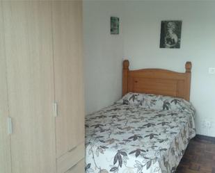 Bedroom of Flat to rent in Burgos Capital