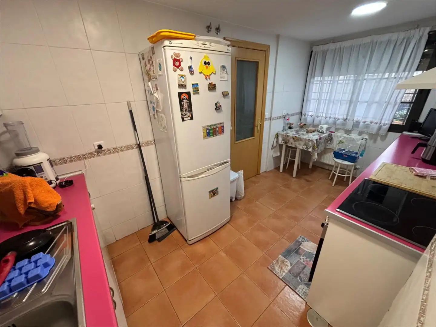 Wohnung zum Verkauf in Calle Kilimanjaro, 11, La Montaña - El Cortijo Küche von Wohnung zum Verkauf in Aranjuez mit Klimaanlage, Heizung und Terrasse