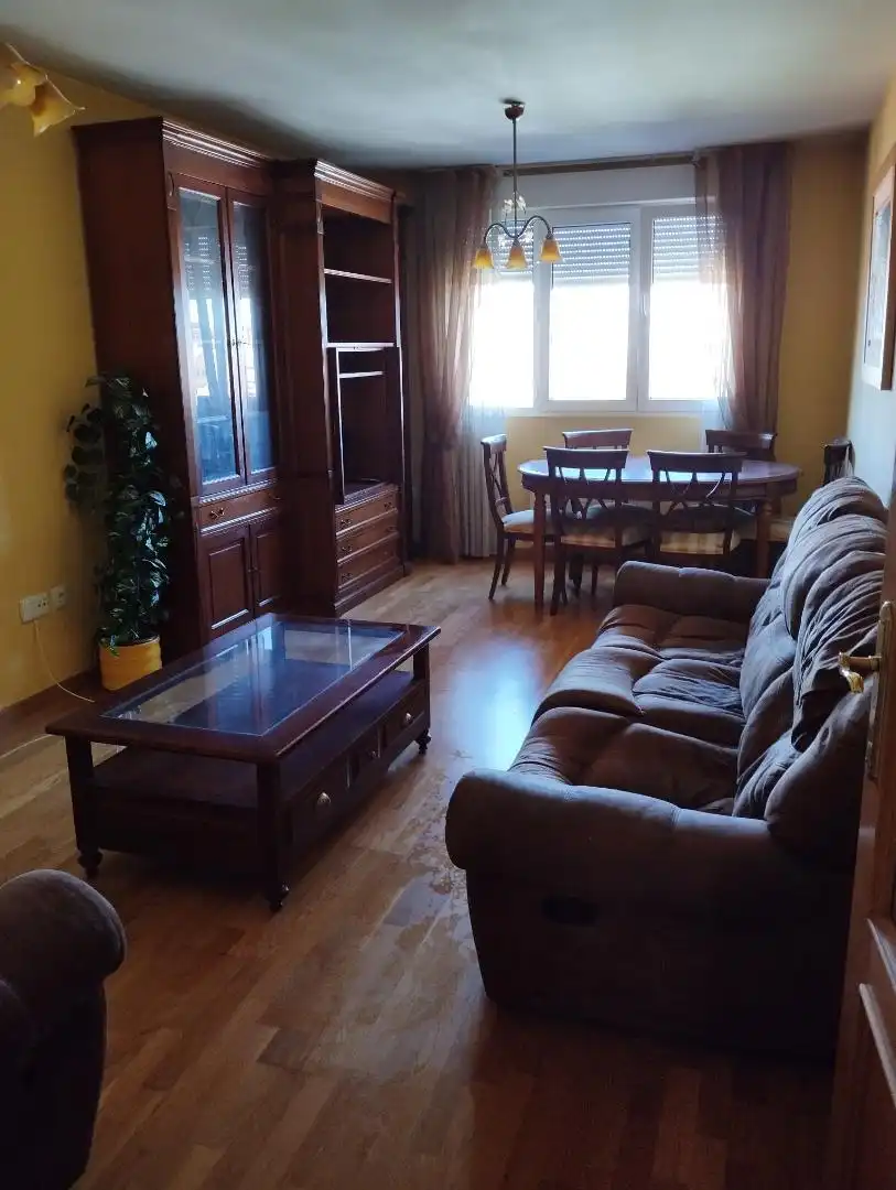 Dúplex en venta en Calle París, 10, San Claudio - La Chantría Sala de estar de Dúplex en venta en León Capital con Terraza