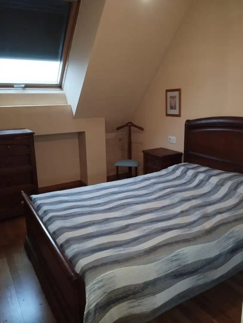 Dúplex en venta en Calle París, 10, San Claudio - La Chantría Habitación de Dúplex en venta en León Capital con Terraza