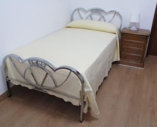 Bedroom of Flat to share in  Madrid Capital  with Air Conditioner, Heating and Terrace