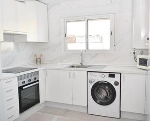 Kitchen of Flat to share in  Valencia Capital