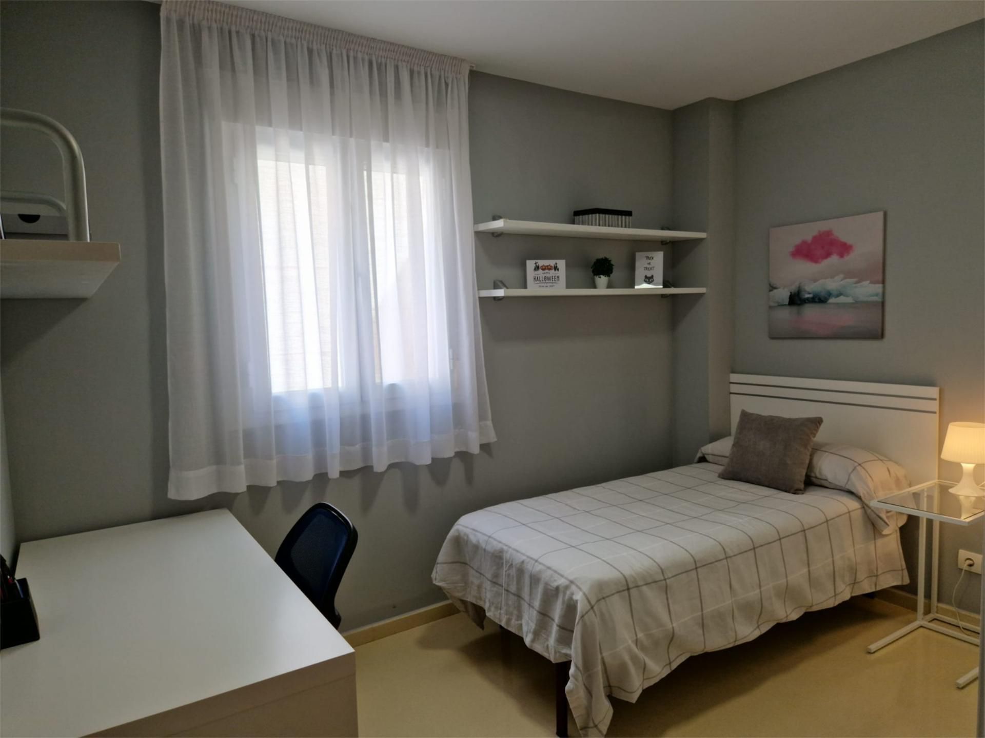 Dormitori de Pis per a compartir en Málaga Capital amb Aire condicionat, Terrassa i Moblat