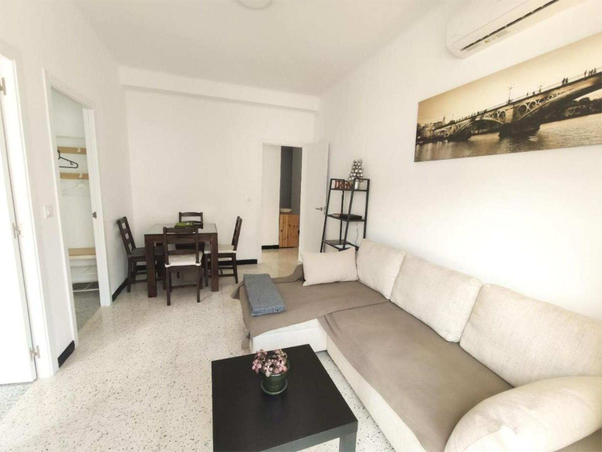 Flat for sale in Calle Alcázares, Encarnación - Regina Living room of Flat for sale in  Sevilla Capital  with Air Conditioner, Heating and Terrace