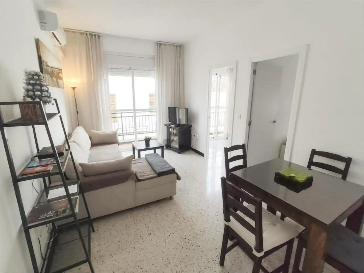 Flat for sale in Calle Alcázares, Encarnación - Regina Living room of Flat for sale in Sevilla with Air Conditioner, Heating and Terrace