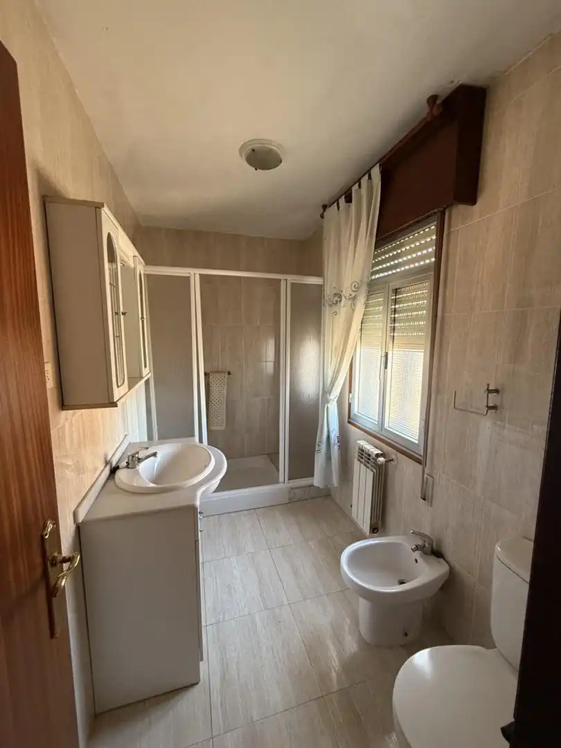 Houses for sale in Lugar Quintans, 17, Carballo Bathroom of Houses for sale in Carballo with Terrace