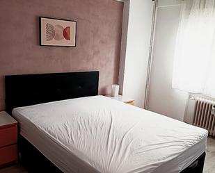 Bedroom of Flat to rent in  Madrid Capital  with Air Conditioner, Heating and Terrace