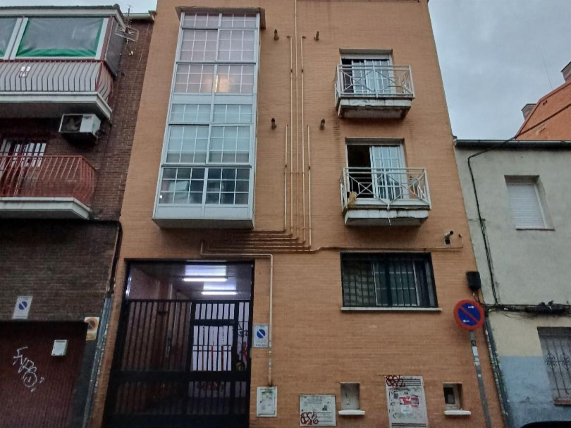 Exterior view of Flat for sale in  Madrid Capital  with Heating, Parquet flooring and Storage room