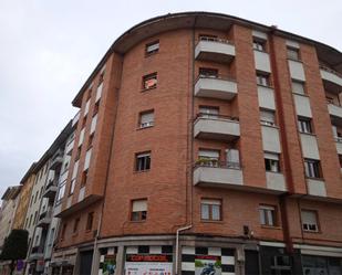 Vista exterior de Pis en venda en Oviedo  amb Calefacció, Terrassa i Moblat