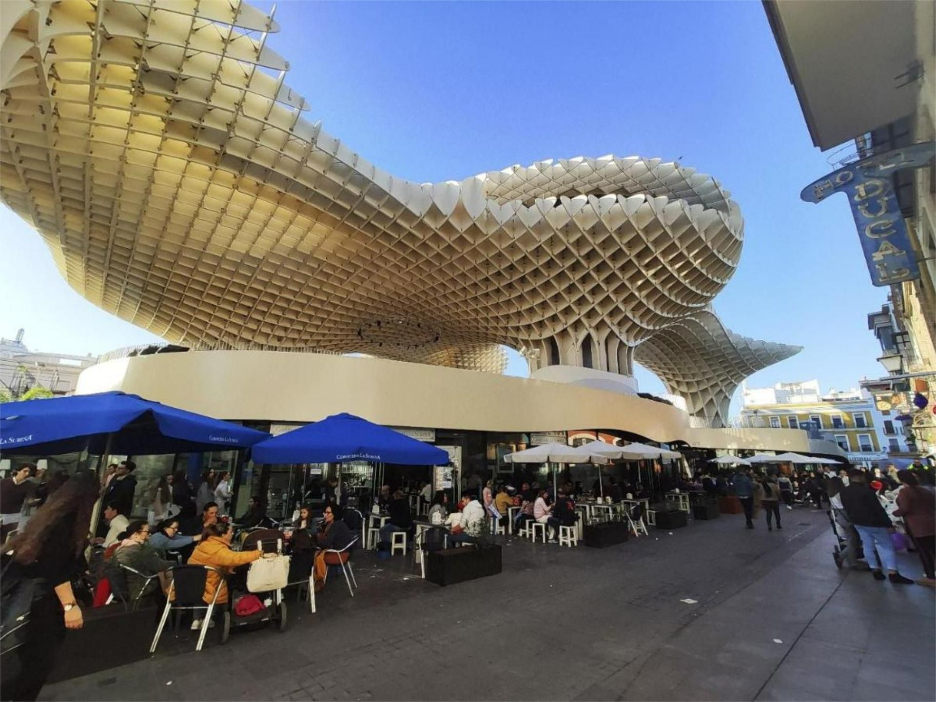 Vista exterior de Pis en venda en  Sevilla Capital amb Aire condicionat, Calefacció i Terrassa