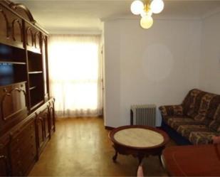 Living room of Flat to rent in  Zaragoza Capital  with Heating, Parquet flooring and Furnished