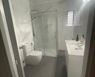 Bathroom of Flat to rent in Torrelavega 