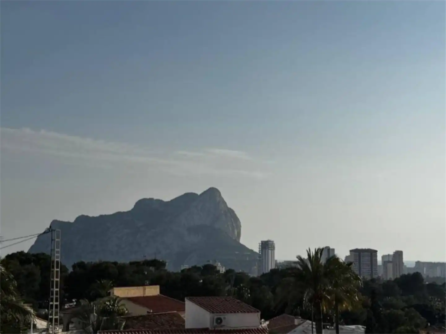 Vista exterior de Casa o xalet en venda en Calpe / Calp amb Aire condicionat, Terrassa i Piscina